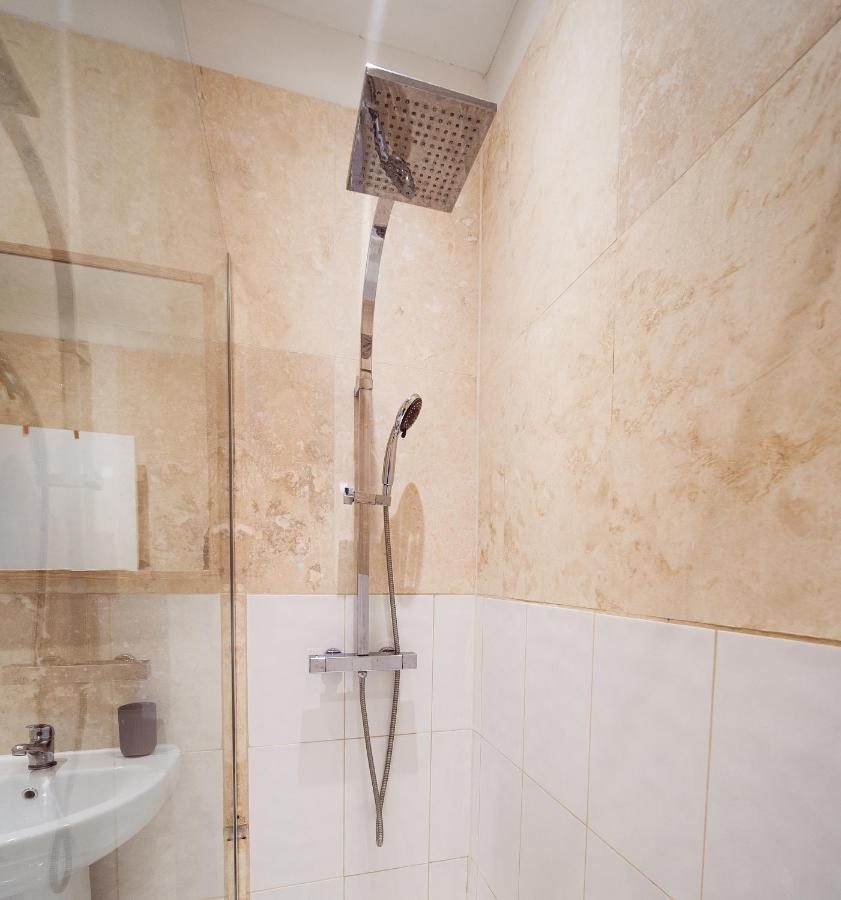 Spacious 2 Bedroom Apartment In Downtown 런던 외부 사진
