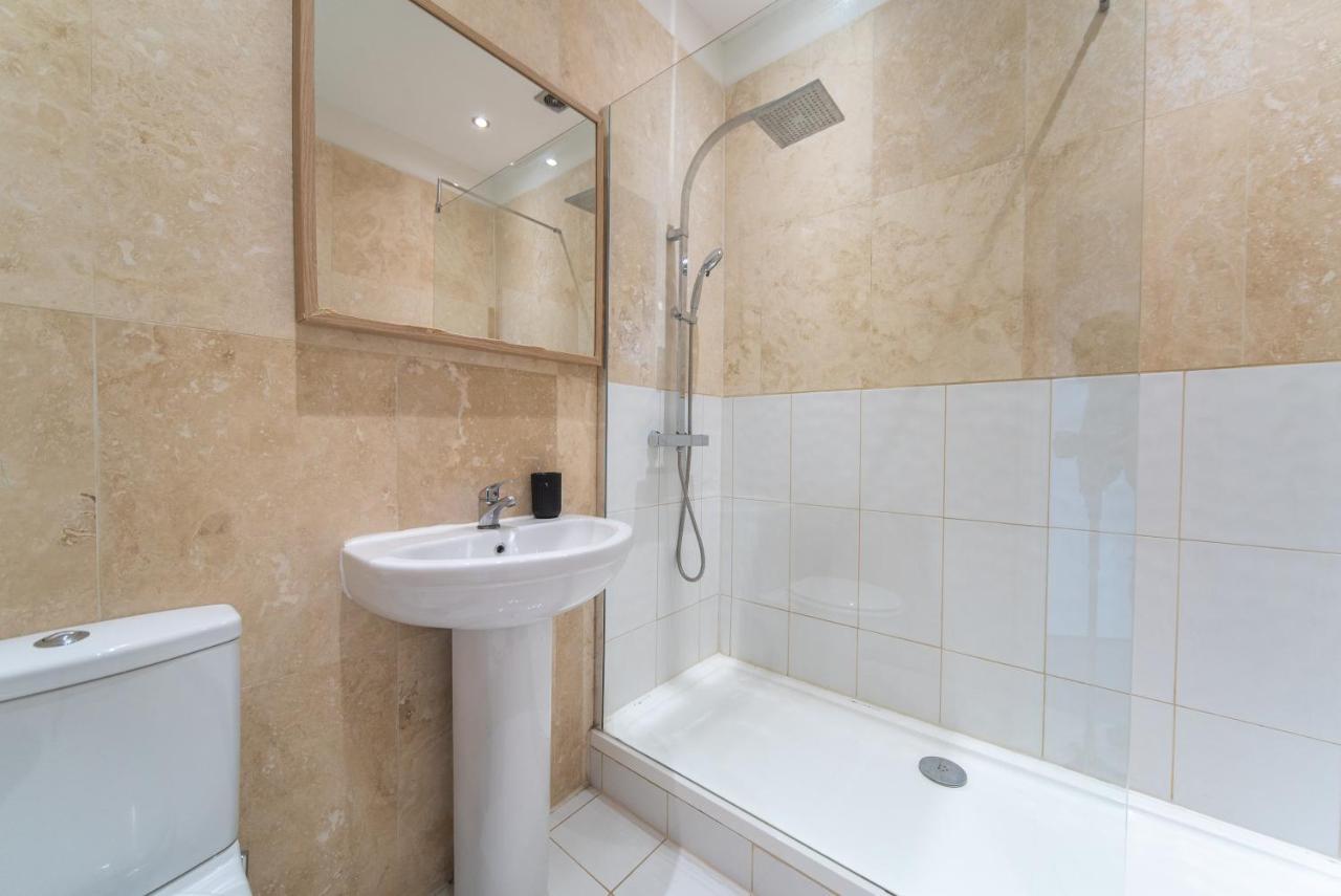 Spacious 2 Bedroom Apartment In Downtown 런던 외부 사진