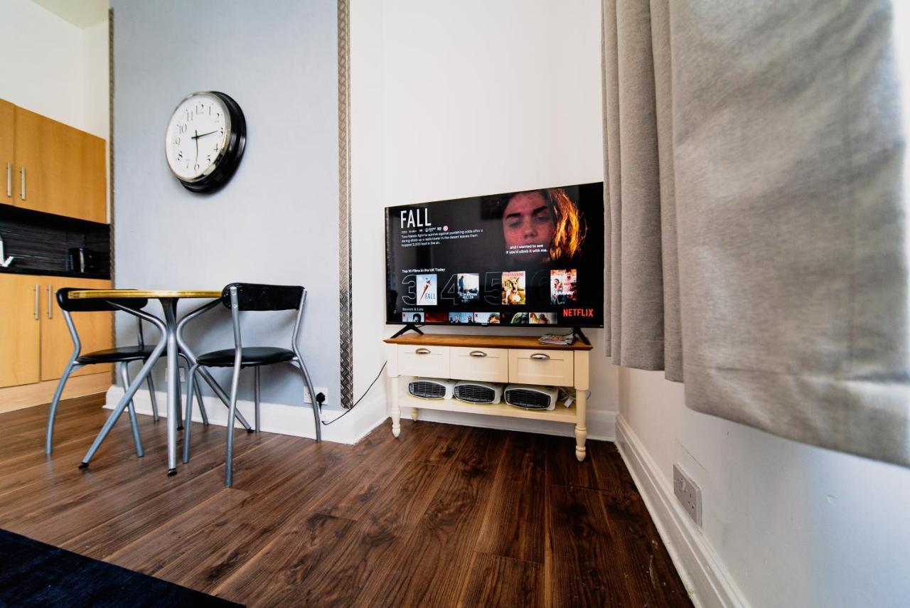 Spacious 2 Bedroom Apartment In Downtown 런던 외부 사진